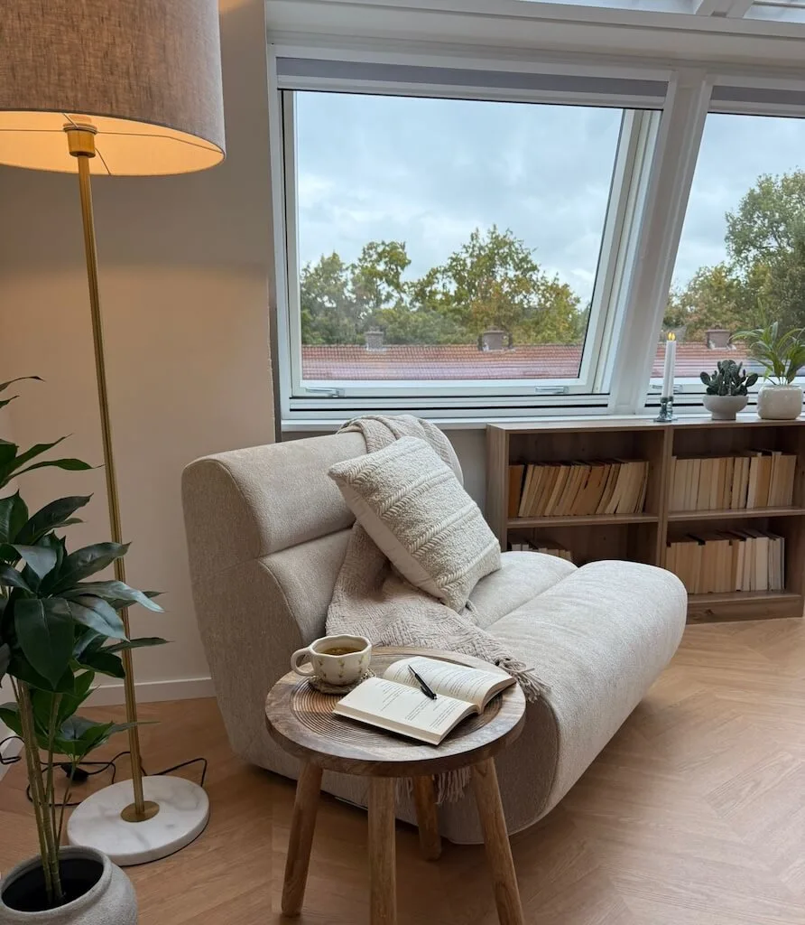 LUXboX dakserre van binnen met brede lichtinval en comfortabele sfeer